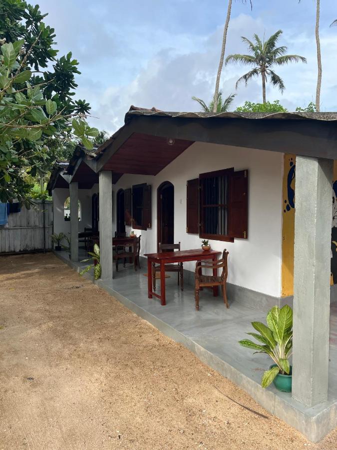 Sabine Holiday Resort And Restaurant Matara Exterior photo