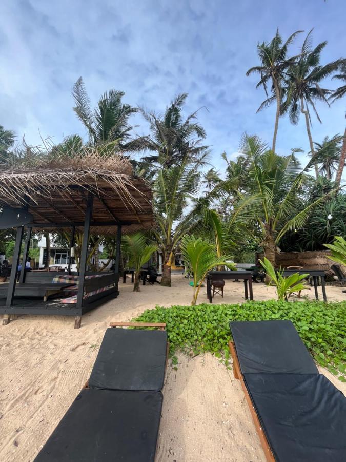Sabine Holiday Resort And Restaurant Matara Exterior photo